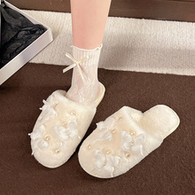 ëë��ЬŮ�⴩2025�¿��ﶬ���r�мҾ�һ�ֱ�ů����Ьë�qëЬ