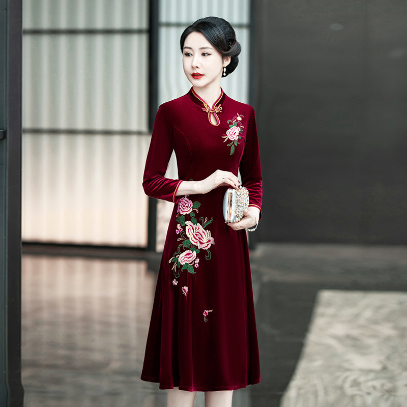 Spring Middle-aged Mother Clothes dress-collar New Chinese-style Middle-aged and Elderly Women's Cheongsam Skirt Golden Velvet Slimming Skirt
