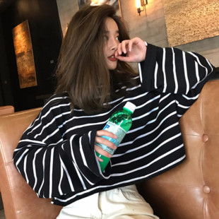 Black and White Striped Long-sleeved Student Base T-shirt Women's Striped T-shirt Women's New Blended Cotton Korean Style Loose Round Neck All-match