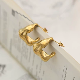 项链;耳环;戒指