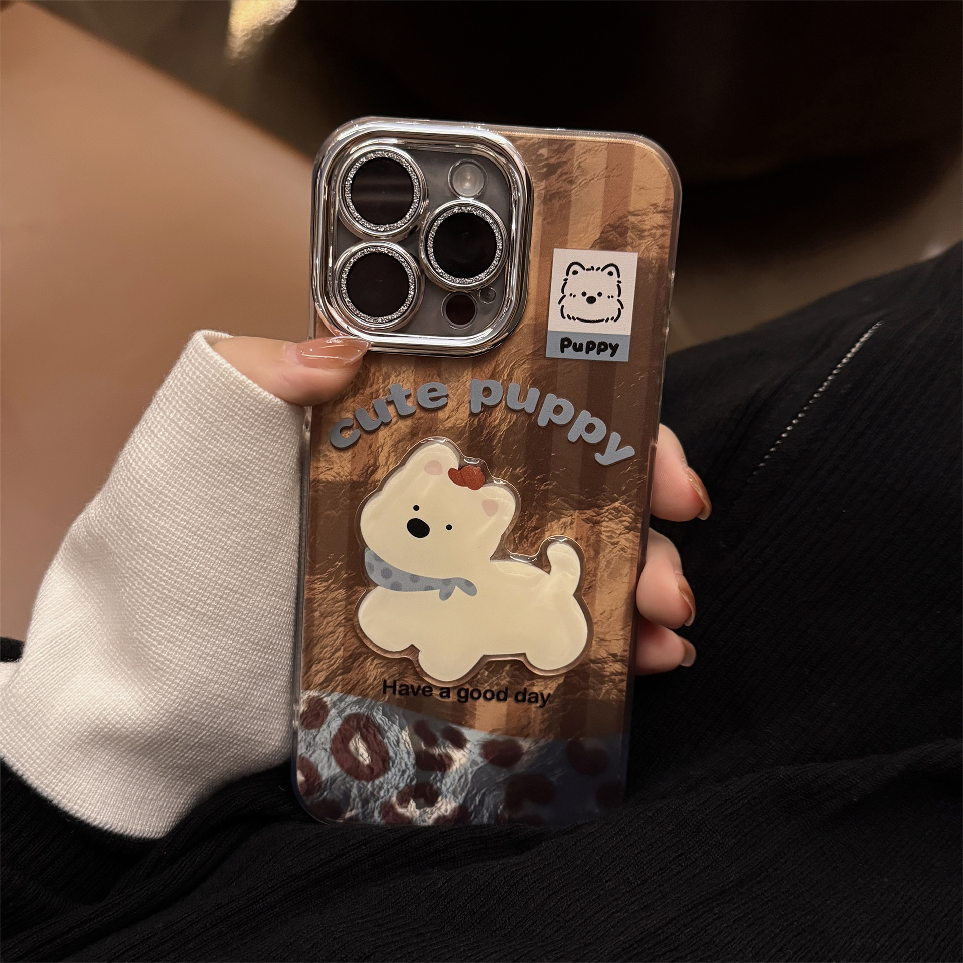 El parche para cachorros de hilo de plumas estilo ins es adecuado para iPhone14 Apple 16ProMax funda para teléfono móvil 15 cadena 13 femenino 15P