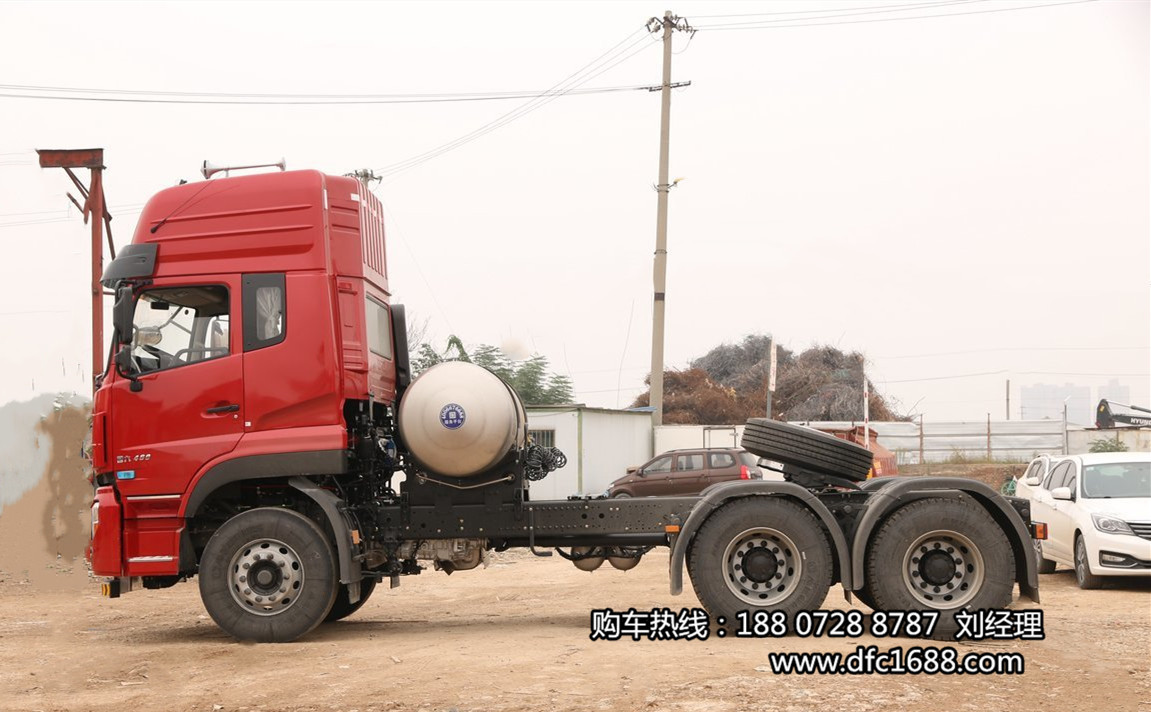 ��������KL��ʻ�ҹ���460����LNGȼ��6x4ǣ����