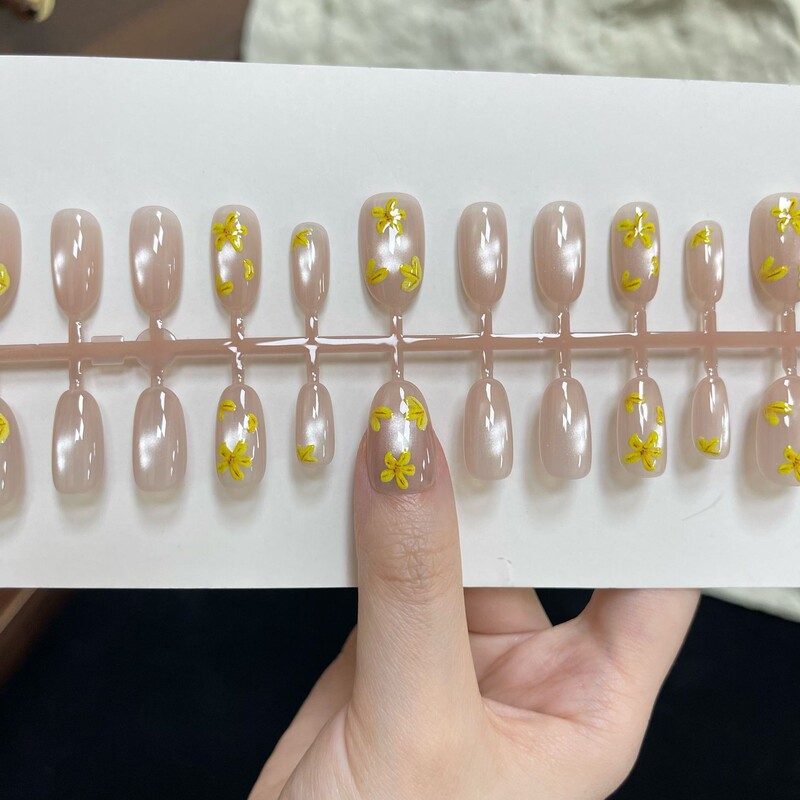 Glass Beads, Playful Yellow Flowers, Fresh and Cute, Wearable Nails, Ins-Style Nail Stickers, Color-Blocking, Brightening Effect