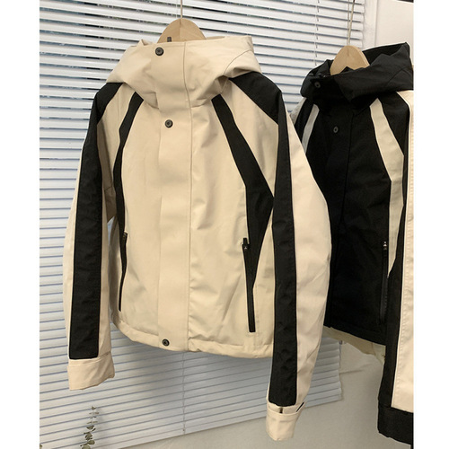 High-end European-style utility black and white puffer jacket, women's short 2025 winter windproof hooded thick coat
