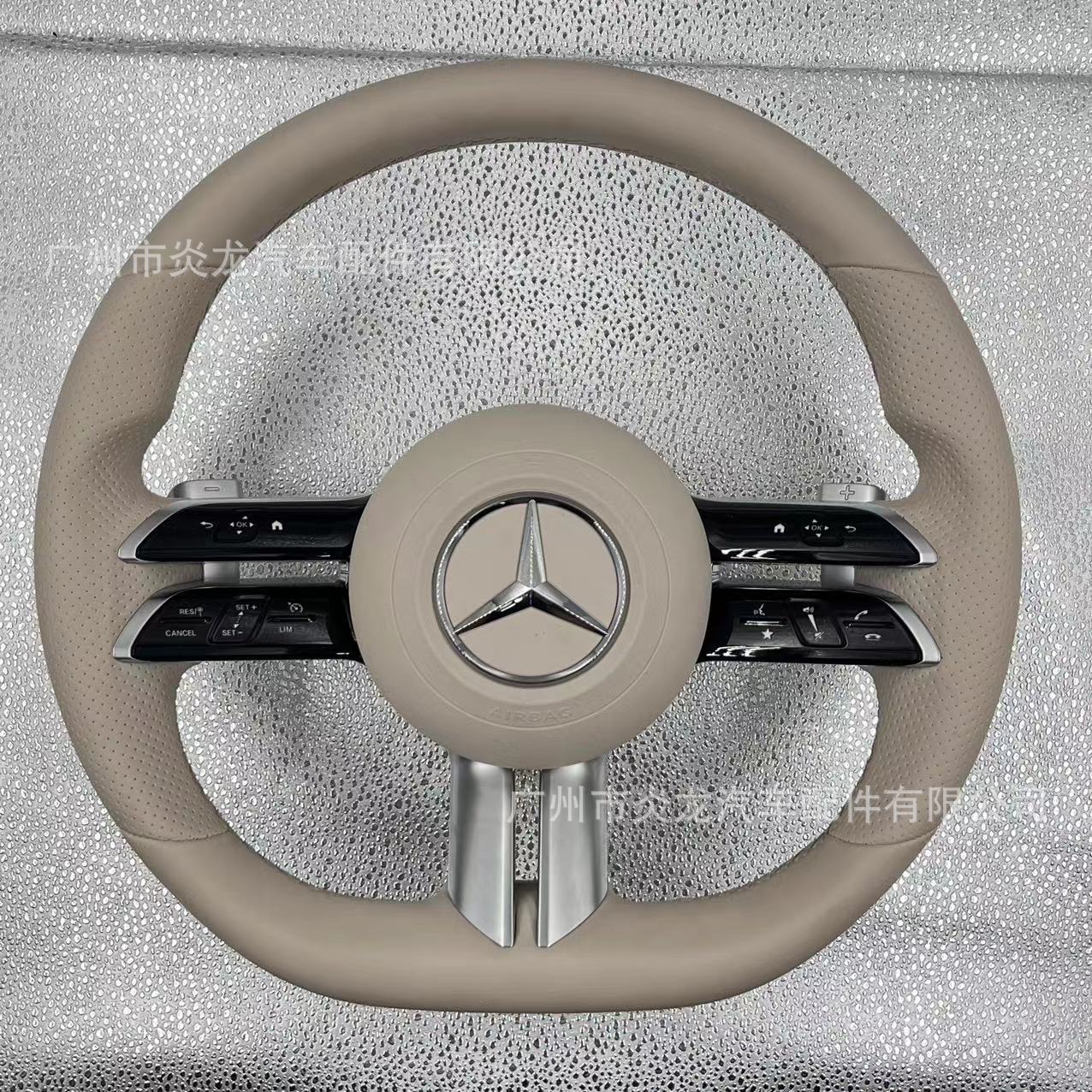 奔驰 竹蜻蜓方向盘.jpg