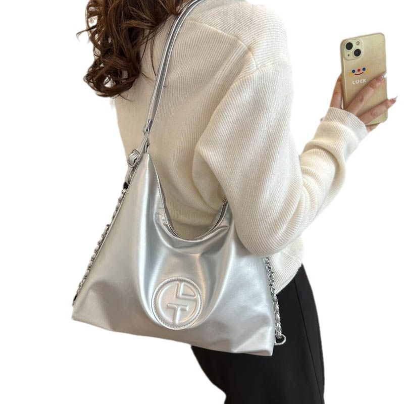 Bolso de mano de gran capacidad de alta calidad de la cadena de cuero suave nicho diseño mochila moda hombro bolsa de mensajero de la manera