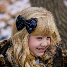 ���u�l���¿ͯ�̽��W����Ƭ�l�A�ɐی���������Y�l��^����l