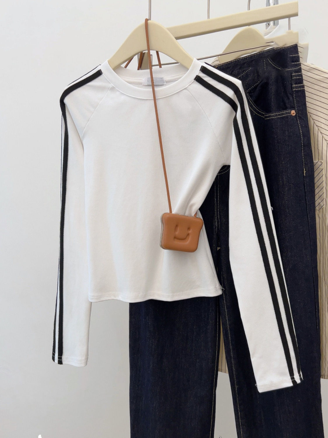 Trendy American-Style Three-Stripe Color-Block Long-Sleeve Women's T-Shirt for Spring, Autumn, and Winter, Slim-Fit Base Shirt Top