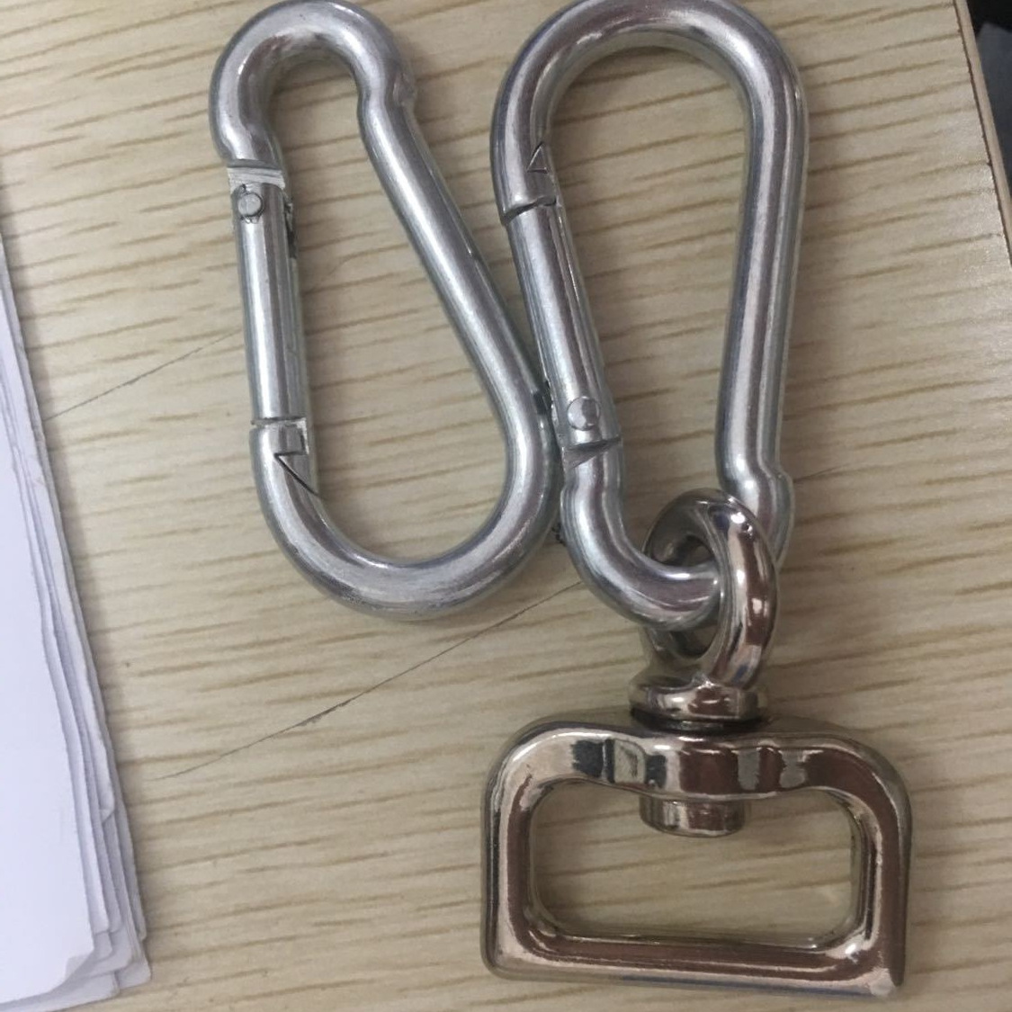 锌合金 双眼360度8字旋转环，单头旋转方圈可配登山扣，宠物扣