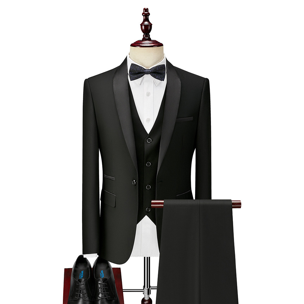 Elegante completo da uomo tre pezzi per matrimonio collo sciallato_voghion.com