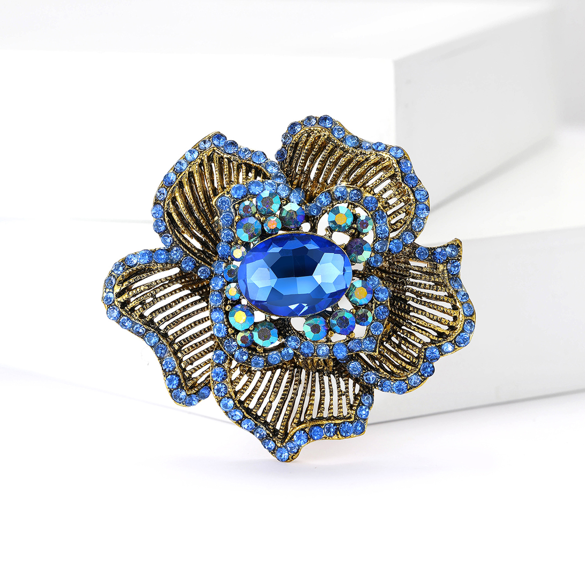 37g Weight Rhinestones Inlay Material Brooches Classification Business, Cocktail Party Occasion Alloy Material Flower Pattern All Seasons Season Women's Gender Retro Style Retro Pin Flower Alloy Rhinestones Women's Brooches 4