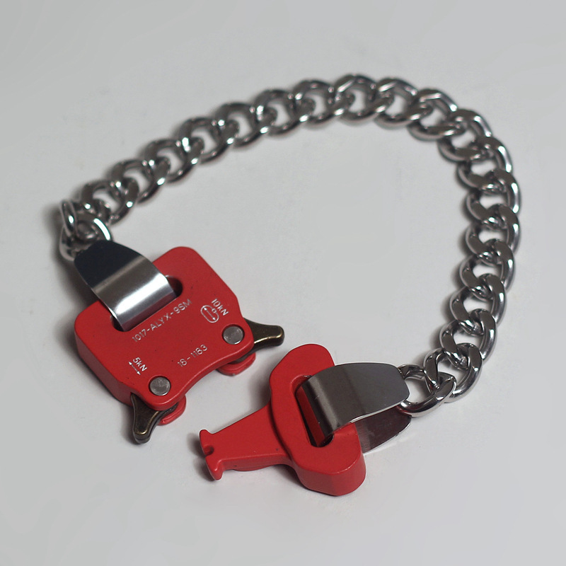 In-Stock 1017 Alyx 9Sm Bracelet Unisex Couple Tactical Functional Lock Hero Bracelet