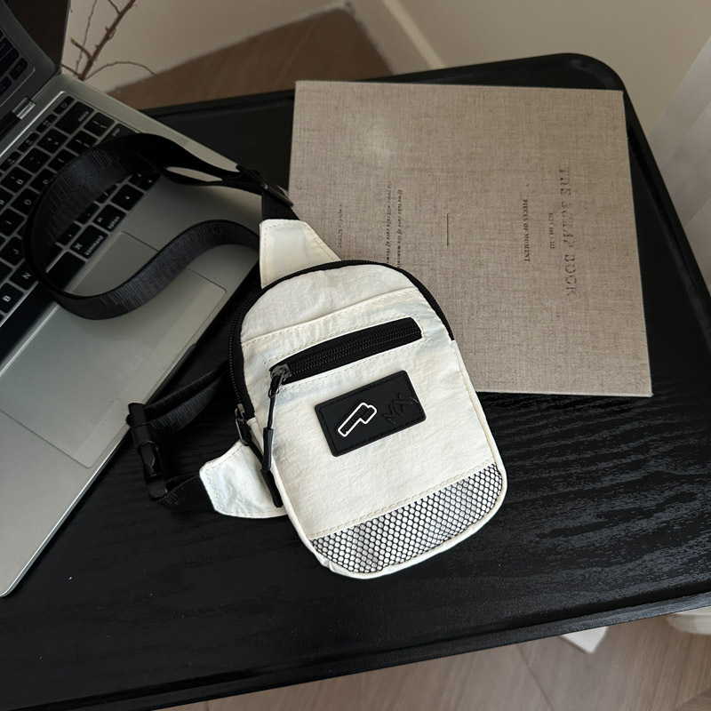 New Style Elegant Simple Niche Design Small Square 2025 Summer Fashion Casual Women's Unique Chest Bag_voghion.com