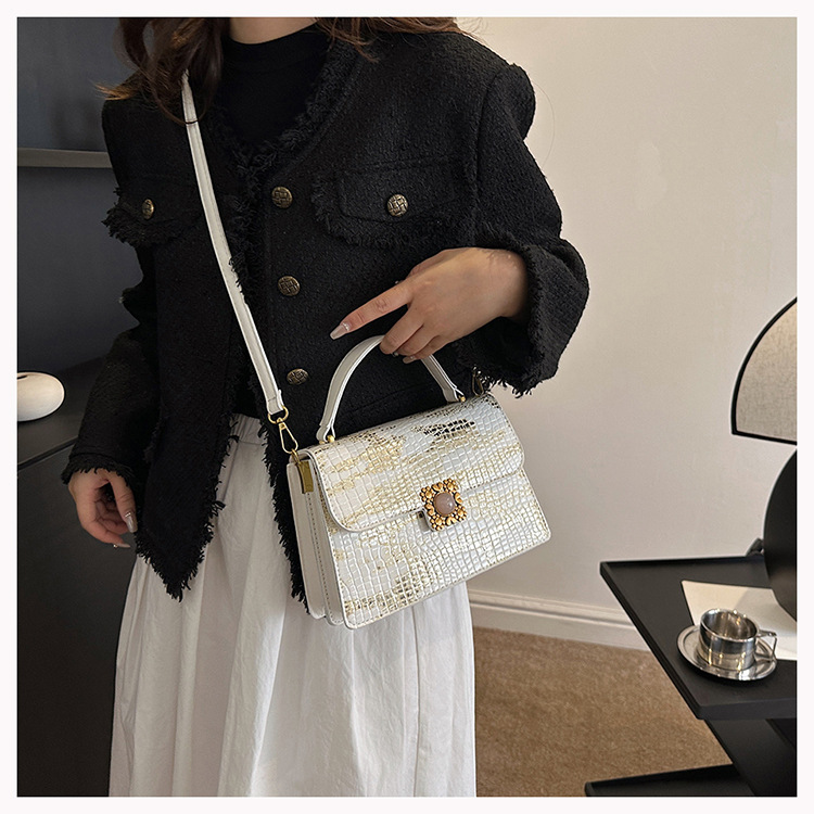 Sınır ötesi doku çanta 2023 erken sonbahar yeni kadın çantası kişiselleştirilmiş kertenkele desen omuz çantası rugan parlak çapraz çanta_voghion.com