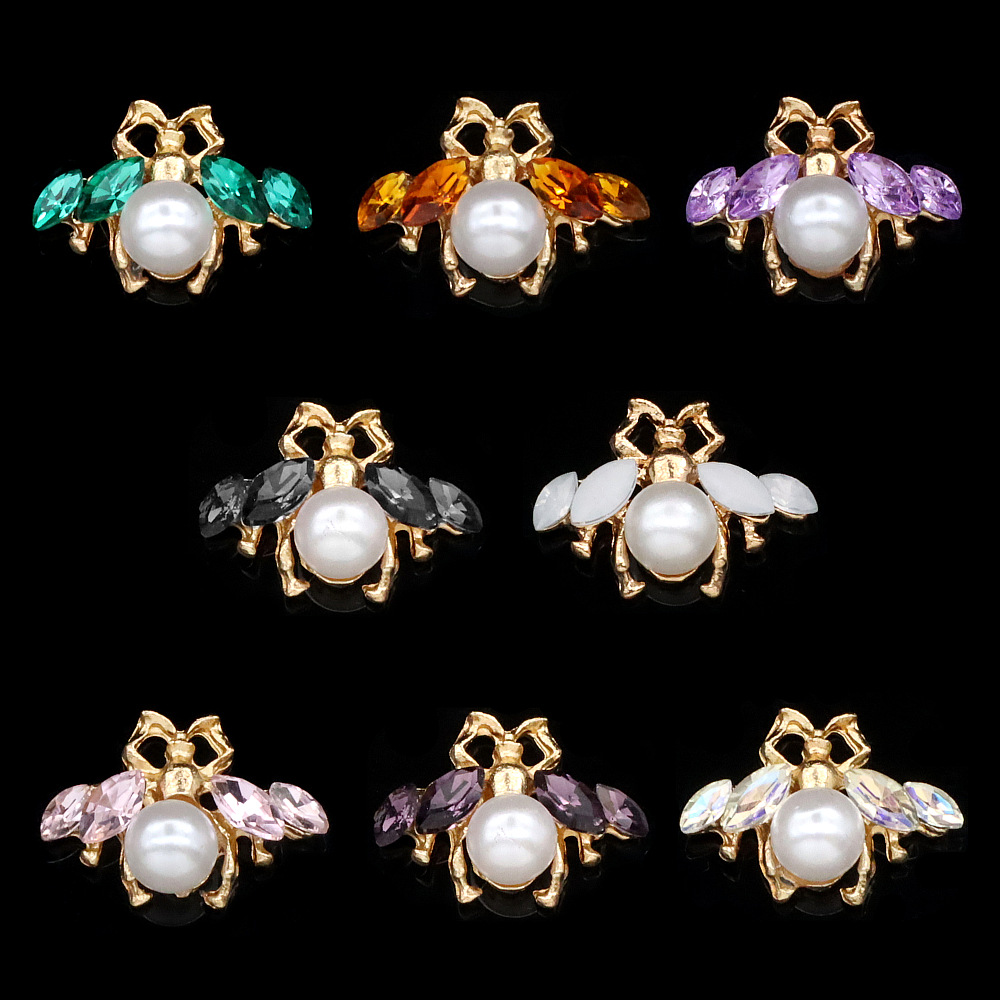 Accessory pearl with butterfly