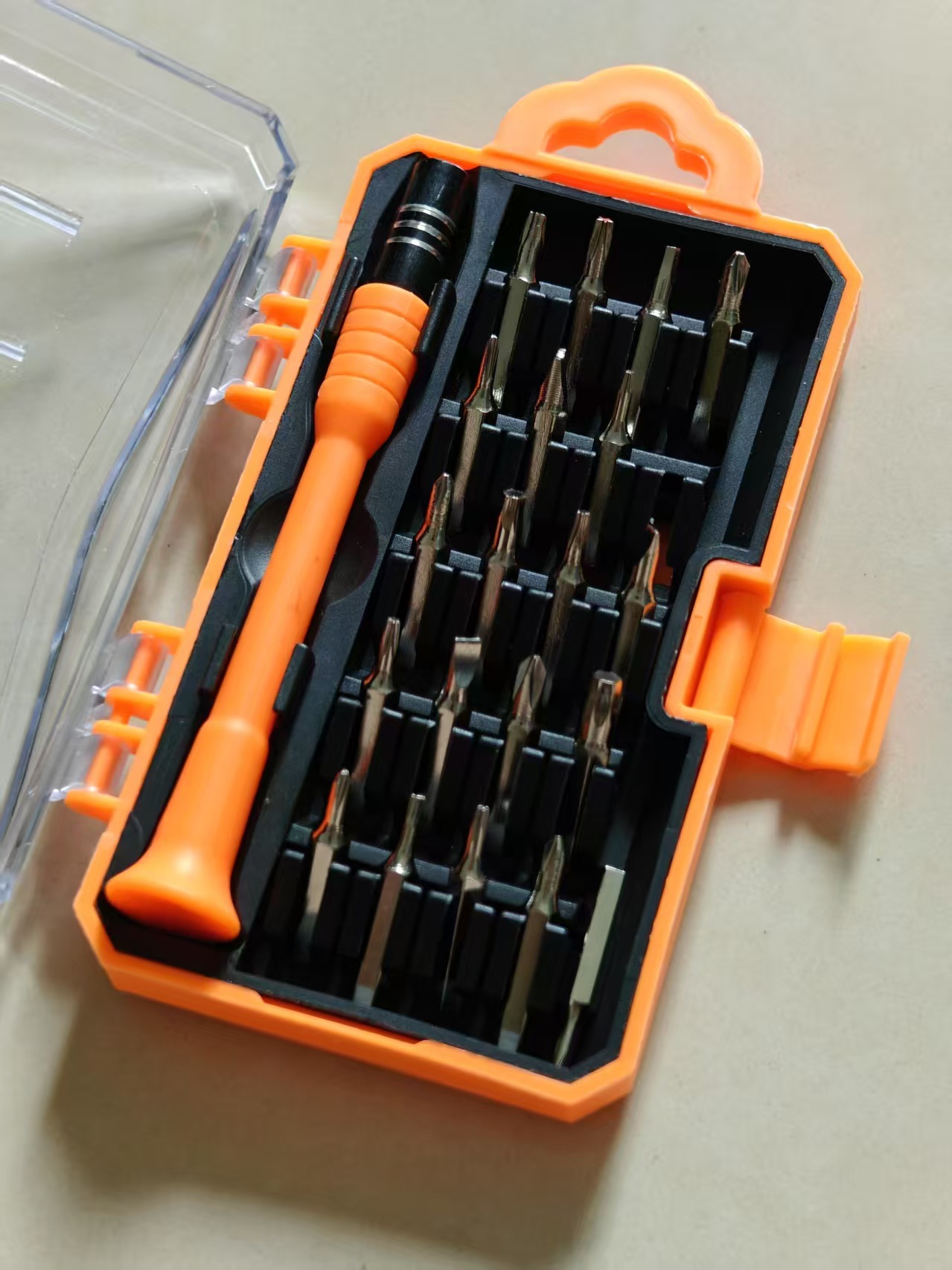 Suministro directo de fábrica de origen Herramientas de reparación de destornilladores multifuncionales Juego de destornilladores de hardware manual al por mayor transfronterizo