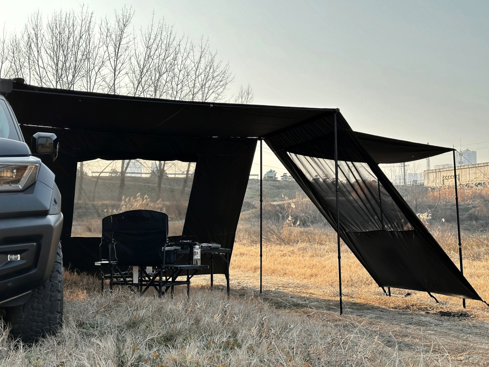 Outdoor Car-Side Tent with Blackened Vinyl Side Sunshade Cloth and Window Screen Net, Expandable for Rv Rain Protection and Camping