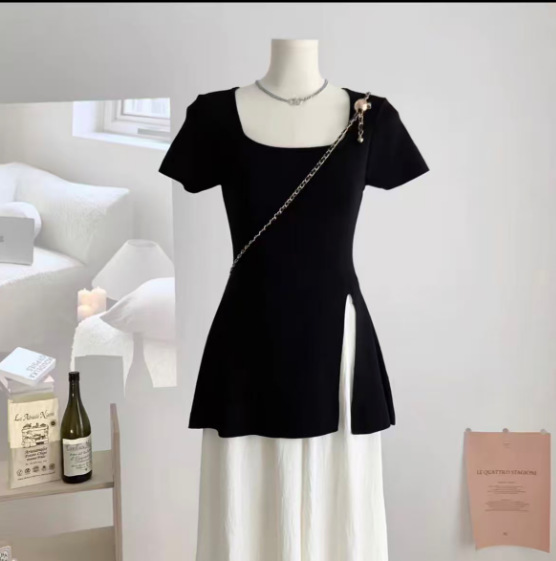 Kolakola French-Style Square-Neck Black Short-Sleeve T-Shirt for Women, New Summer Model, Unique and Stunning, with a Waist-Cinching Slit Design Kolakola French-Style Square-Neck Black Short-Sleeve T-Shirt for Women, New Summer Model, Unique and Stunning, with a Waist-Cinching Slit Design