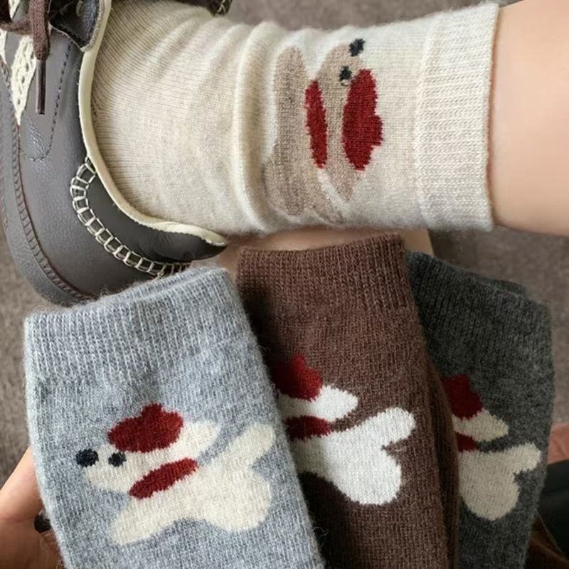Autumn and winter striped socks, Korean-style mid-calf socks, versatile and slimming striped socks, trendy color-blocking socks paired with Birkenstock shoes Autumn and winter striped socks, Korean-style mid-calf socks, versatile and slimming striped socks, trendy color-blocking socks paired with Birkenstock shoes