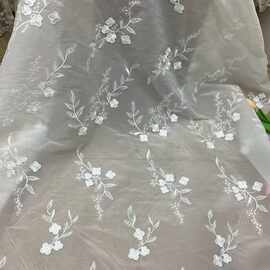 蕾丝绣花面料 厂家爆款弹力棉布立体浮雕小花朵刺绣 连衣裙布料