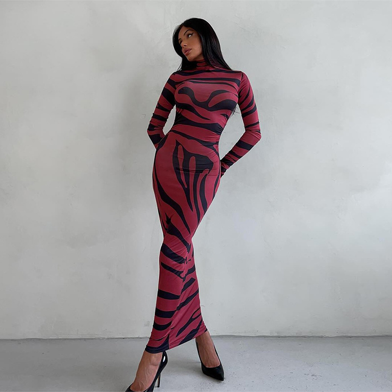 2024 otoño y invierno estilo europeo y americano ropa de mujer transfronteriza nueva moda animal estampado medio cuello alto mangas largas delgadas vestido de cadera