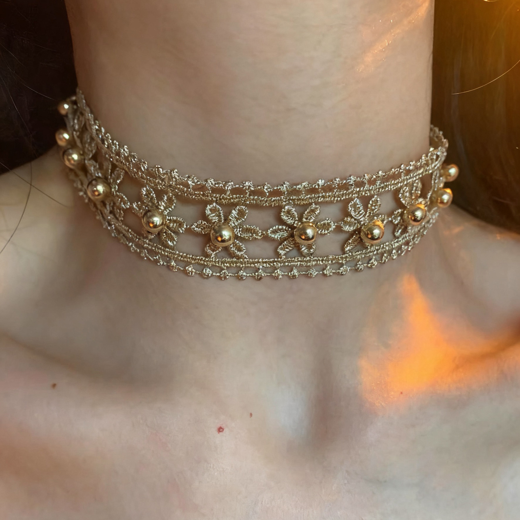 Bilateral Gold Thread Cut Out Flower Beaded Choker Necklace Women's Fabric Wasteland Style Clavicle Chain Accessories 2025 Trend