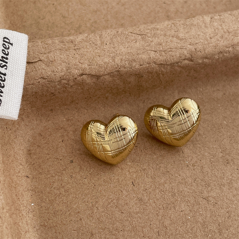 Women's Gender 1 Pair Sweet Classic Style Heart Shape Plating Alloy Ear Studs
