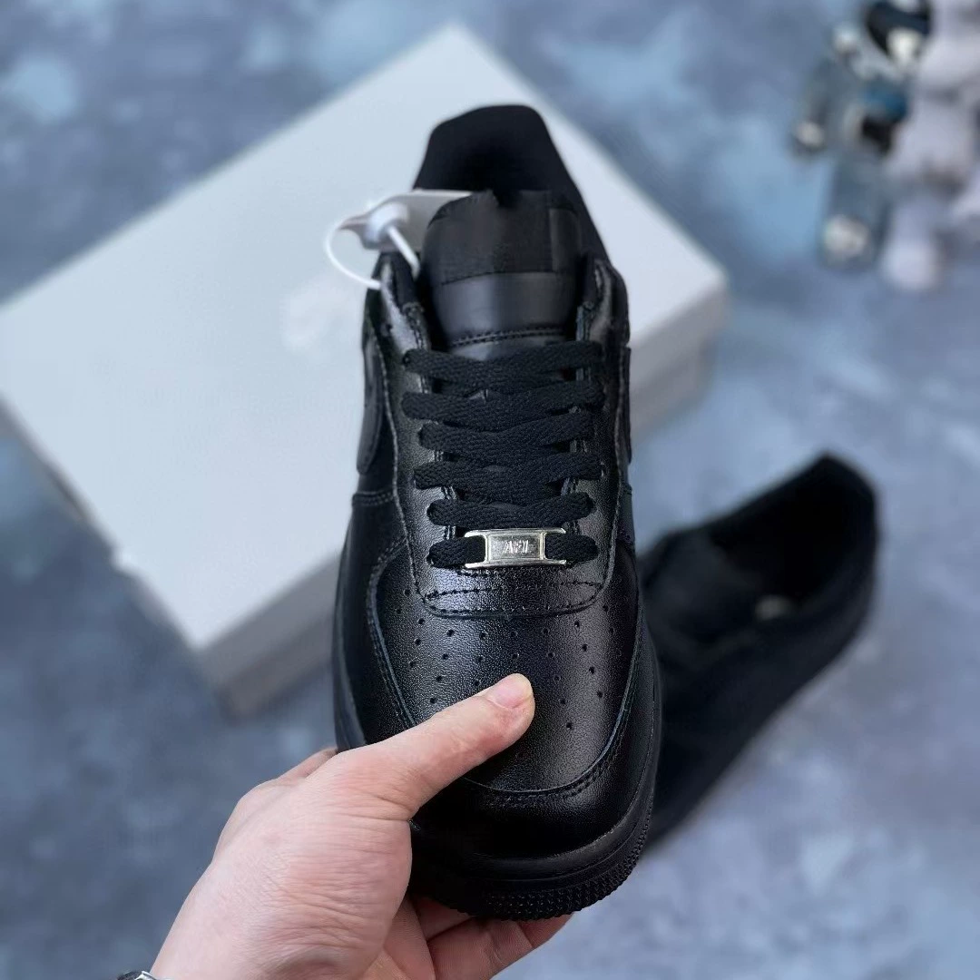 Кроссовки Nike Air Force 1 для мужчин и женщин - Стильная универсальная спортивная обувь из кожи белого и черного цветов
