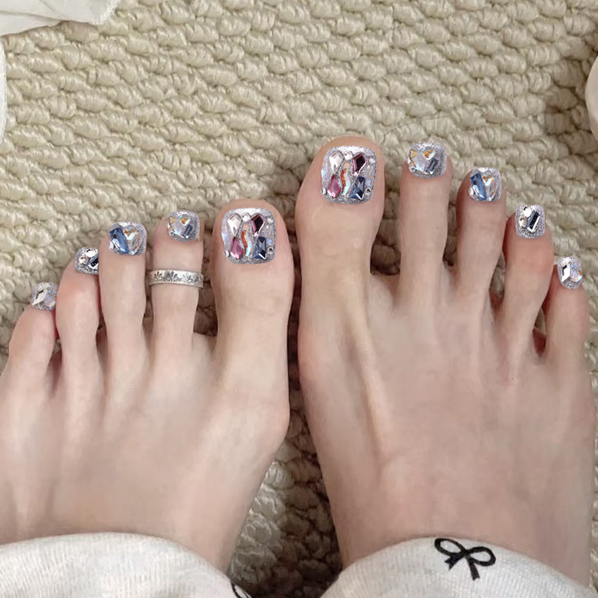 Uñas de los pies, uñas de verano, nuevos parches de uñas de los pies, diamantes de colores, uñas de desgaste flash, uñas de los pies, parches de uñas de los pies, uñas