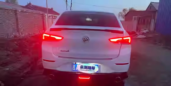 Suitable for Audi BMW Buick car modified T-type pilot light ladder-type LED anti-collision brake flash warning light