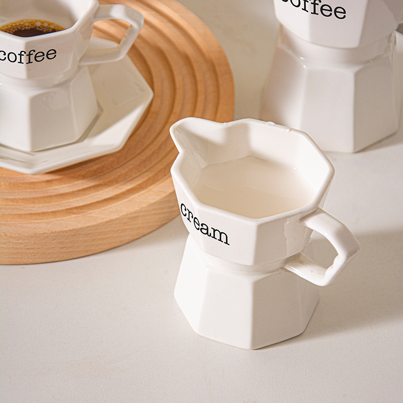 Traje de taza de café de cerámica de estilo europeo Luz de lujo de alto aspecto hogar tarde juego de té taza platillo tetera olla de leche Aparato de café