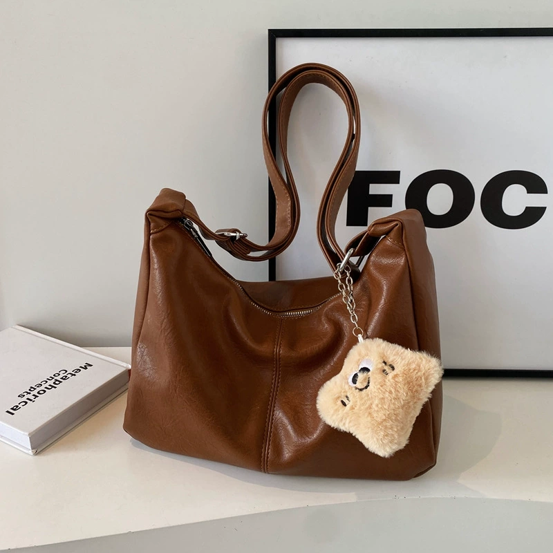Shoulder bag Universal winter retro capacious one-shoulder, pendant option, multiple colors