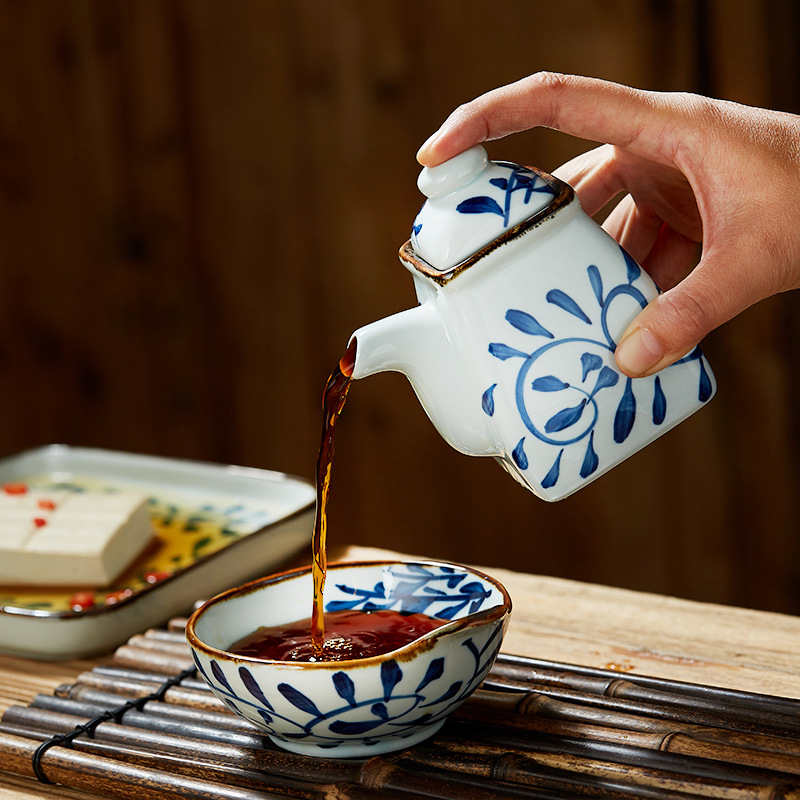 Vajilla de cerámica de estilo japonés creativo cubo tazón personalizado azul y blanco vintage boca ancha ramen tazón bajo vidriado olla de salsa casera