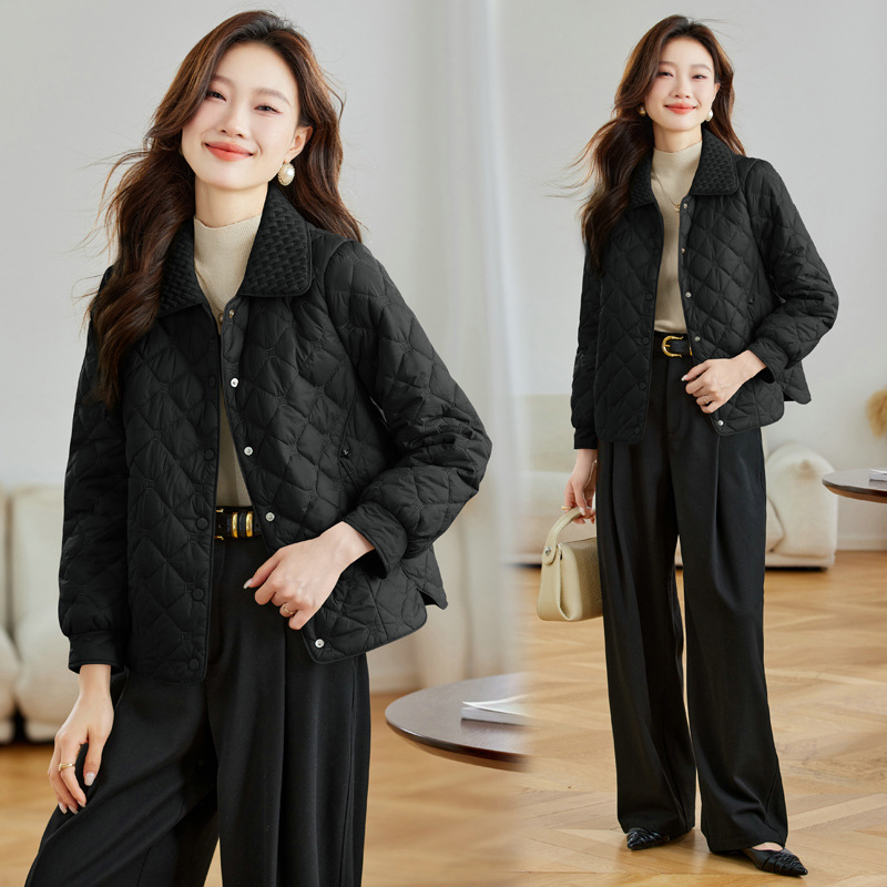 Capa de algodón de mujer otoño y invierno nueva mujer con solapa de diamante corta y ligera chaqueta de moda de algodón W5553