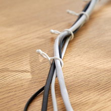 KM 679便捷塑料理线器数据线插板线收纳神器电线扣收纳整理扣扎带