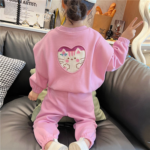 Set of Girls' Autumn Outfits  New Trendy Children's Heart Cartoon Sweatshirt and Pants for Older Kids - Casual Two-Piece Set
