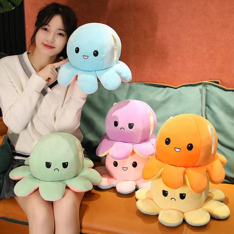 跨境新款卡通表情章鱼暖手抱枕翻转章鱼冬季毛绒玩具公仔批发