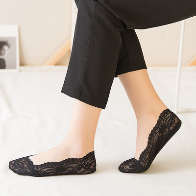 Lace socks manufacturer boat socks women's cotton bottom summer thin shallow mouth ice silk invisible anti-slip socks summer ins trend