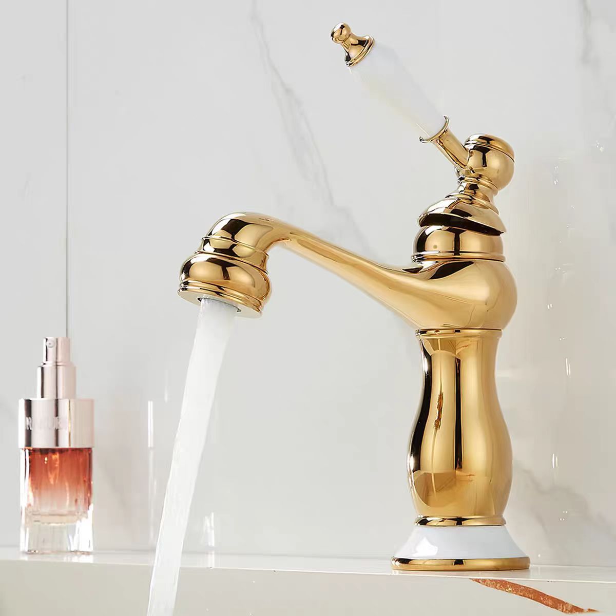 Retro europeo de cobre un solo mango lavabo lavabo grifo lavabo oro francés lavabo grifo frío y caliente