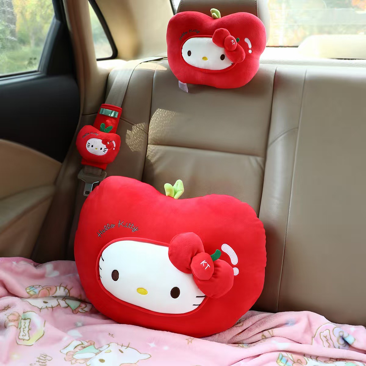 Подушка для шеи Hello Kitty 28x25 см