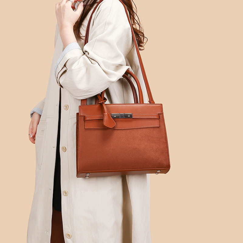 复古通勤风手提斜挎两用包立体有型通勤 OL 风时尚女包厂家批发