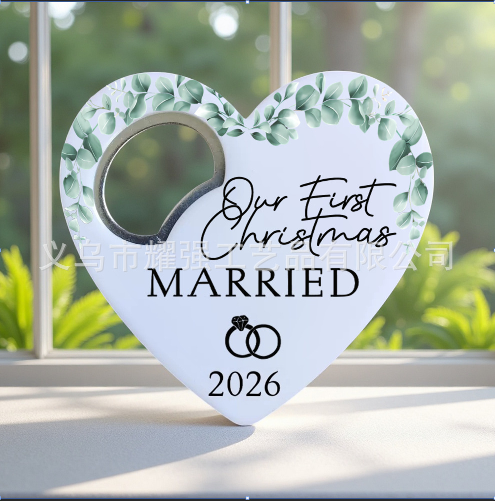 Abridor de botellas de plástico con forma de corazón