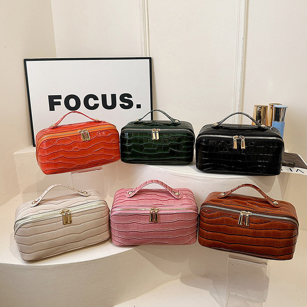 Cosmetic bag