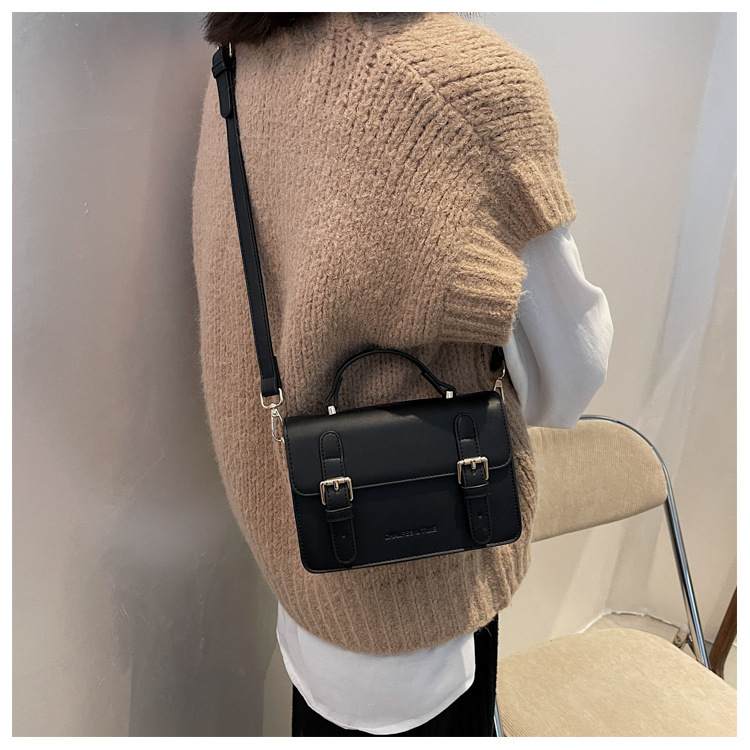 Simple Casual Handbag New Trendy Fashion All-match Shoulder Bag Autumn Messenger Bag display picture 10
