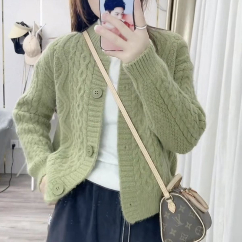 秋装女毛衣新款宽松圆领毛衣针织开衫长袖上衣外套纯色小众设计感