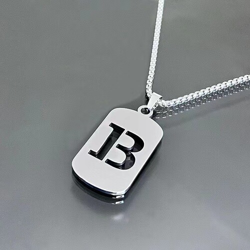 English 26-letter necklace titanium steel necklace for men and women, students, couples, fashion accessories, niche design, simple and versatile trendy