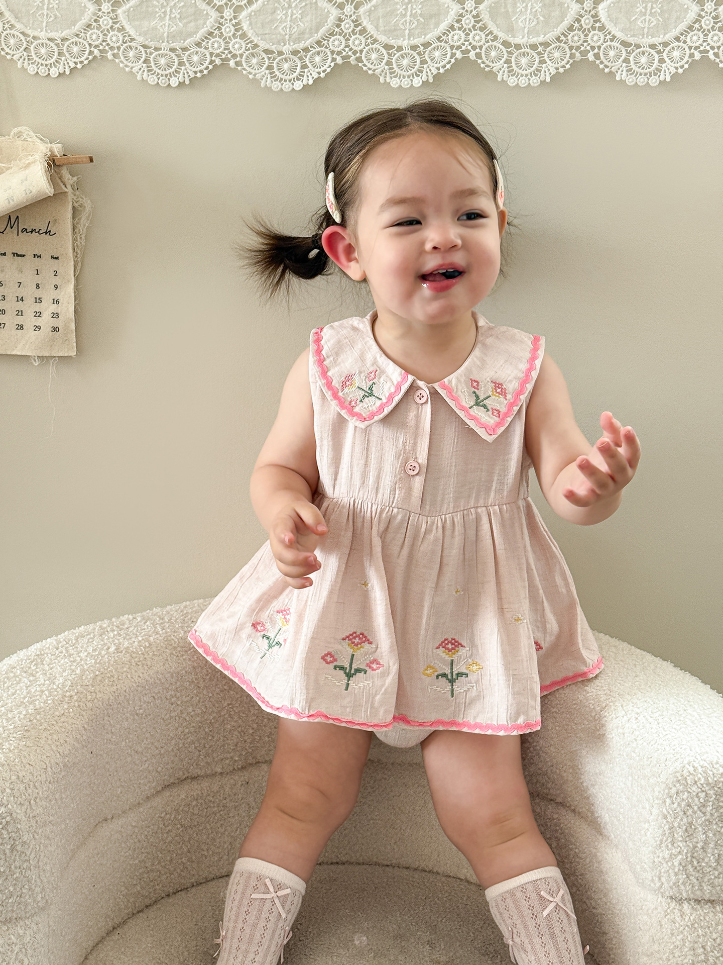 Ropa para niños de caña de pera Ropa para bebés Estilo fino de verano 2025 Nuevo estilo para niños Dopamina Traje de una pieza Traje para bebés Traje para bebés