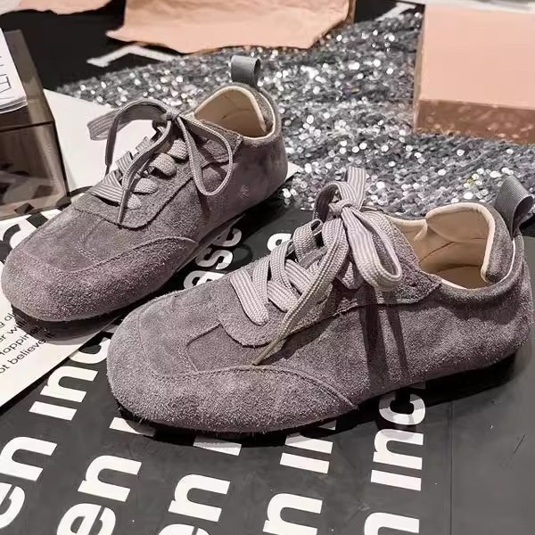 2025 nuevos zapatos casuales con cordones de cuero, zapatos de deporte, zapatos de entrenamiento alemanes, suela suave, cómodos zapatos individuales de todo fósforo, zapatos de galleta, zapatos de mujer