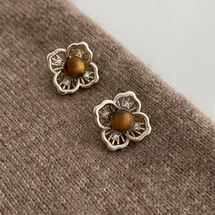 Серьги с цветком из тигрового глаза ажурные
