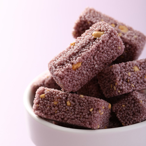 Tofu no Seika Akita Koshi Mochi Nuts and Peanuts Millet Crisps, a popular nostalgic casual snack for afternoon tea and desserts.